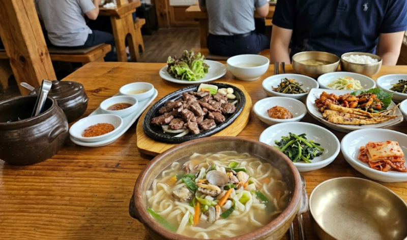 입안에서 나는 입냄새 원인과 해결법! 혀 설태 제거부터 치주질환 예방까지 완벽 정리