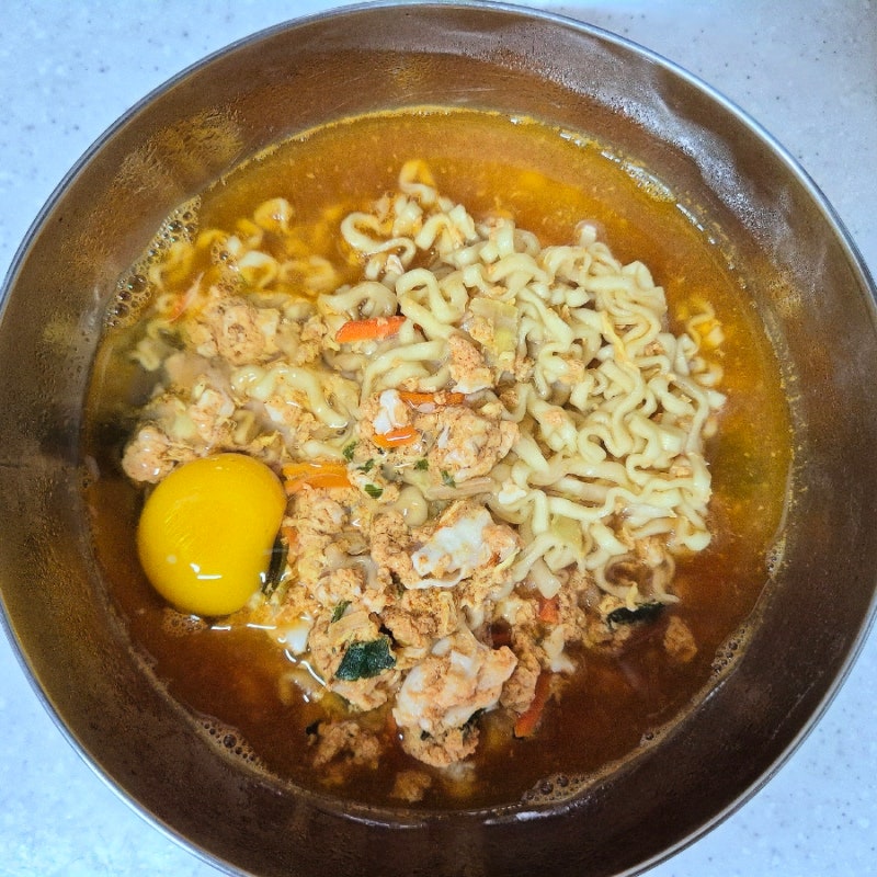 풀무원 로스팅 꽃게탕면 칼로리 맛있게 끓이는법 게살죽 같은 국물 만드는 나만의 비법
