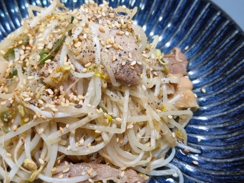 대패 숙주볶음