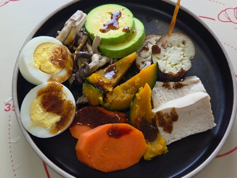 뱃살쏙 염증싹 잡는 최고의 아침식사!불없이 쉽고 빠르게 만드는 전자렌지 야채찜 소스가 대....