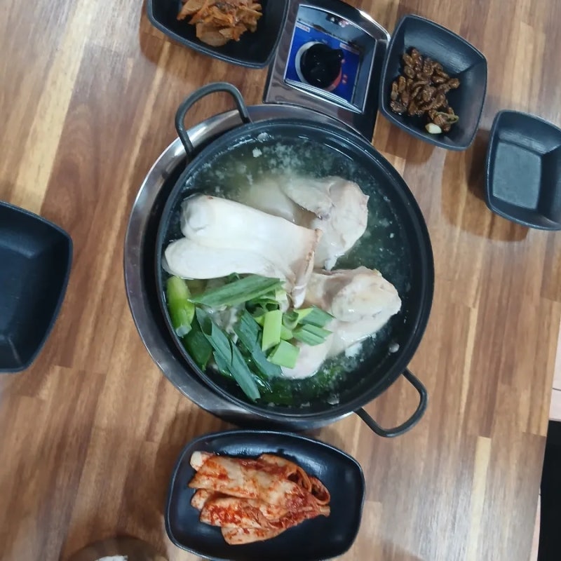 광주 말바우시장 맛집 송식당｜닭·오리골목에서 만난 푸짐한 닭한마리 전골 맛집 송식당