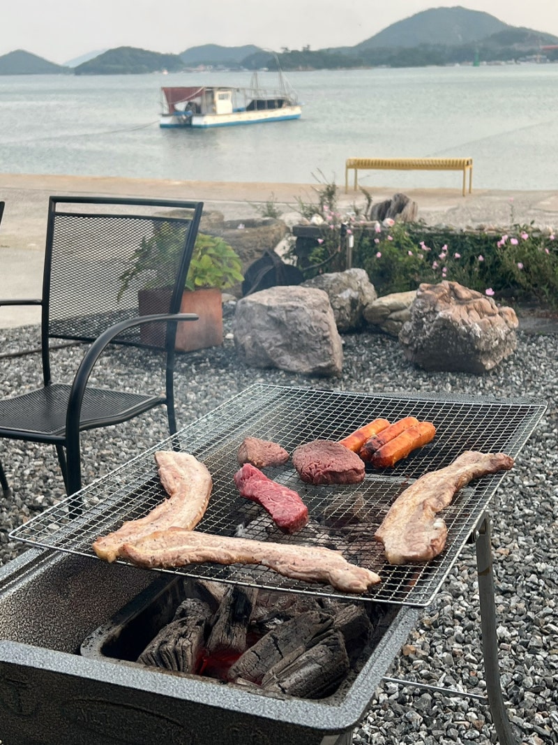 Gunsan Seonyudo Ocean View Pension: Seonyudo-e Muldeulda BBQ Review on a Rising Tide Evening