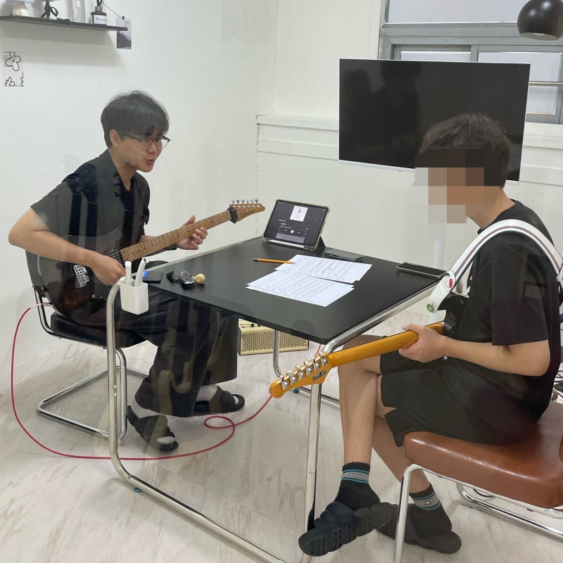 [1년차] 끝없는 연습이 만든 실력, 밴드를 꿈꾸는 동규님의 기타 이야기!
