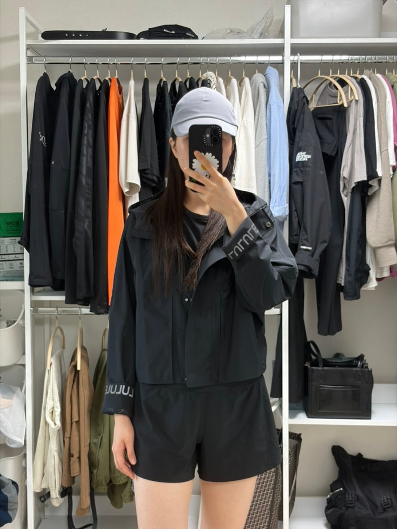 룰루레몬 레인체이서 재킷 블랙 6사이즈 실착사진