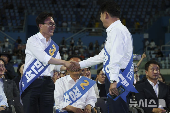 김민석, 제주인천 승리로 민주당 당대표 경선 누적 1위 탈환...<b>호남</b> ....