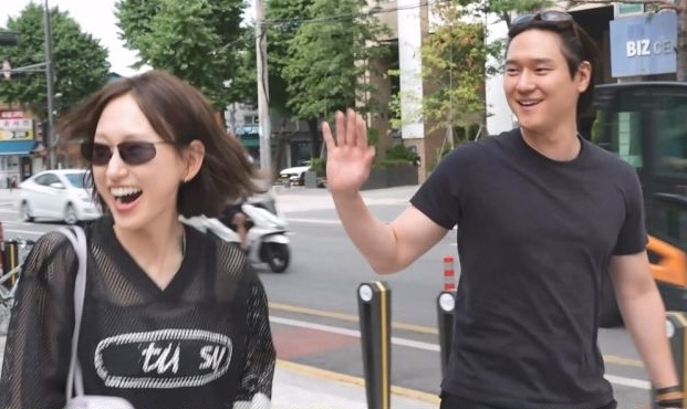 '<b>고경표</b> <b>류혜영</b> <b>16년 우정</b>컷' 설렘 가득한 현실 남사친 여사친 케미