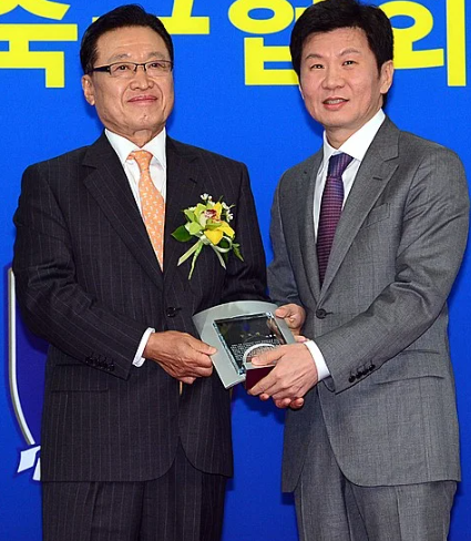 2002 월드컵 4강까지 흔들리나…<b>축구협회</b> ‘<b>심판</b> 성접대’ 파문 확산
