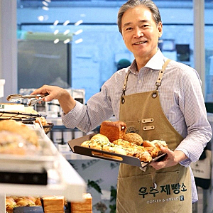 배우 정보석 성북동 빵집 운영 중단 결정과 아들 향한 교육 철학 (연예인이슈)