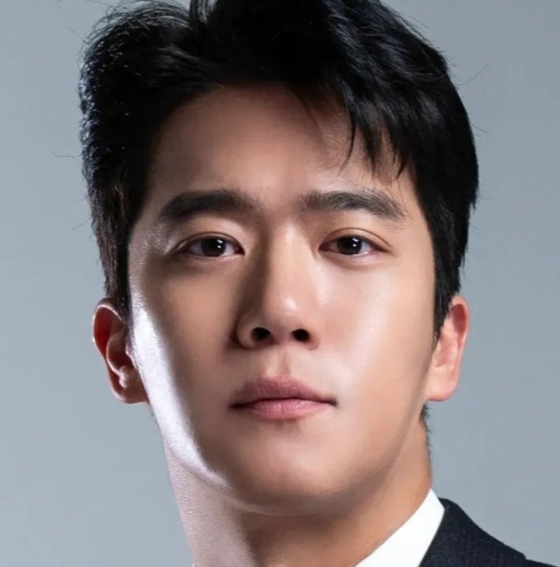 배우 하석진 프로필 및 근황: '사랑이 온다' 김무진부터 원조 '뇌섹남'까지