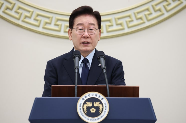 李 대통령, <b>ISA</b>·주가누르기 방지법 원점 <b>재검토 지시</b>