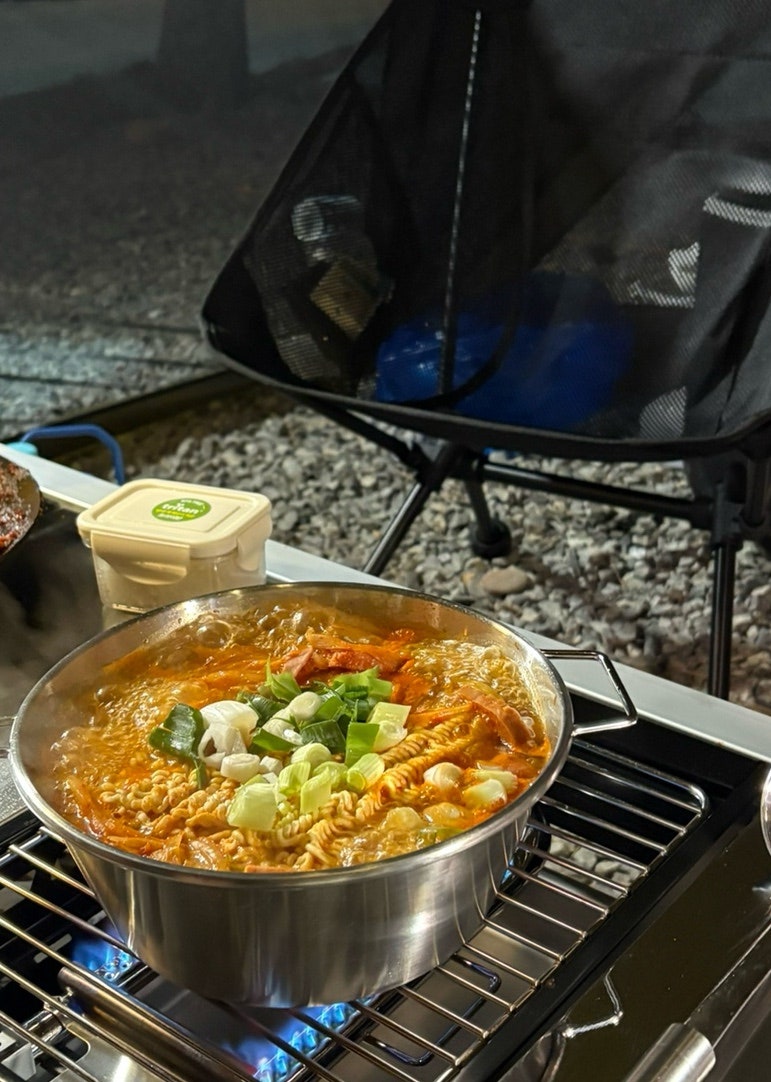 캠핑밀키트추천) 의정부 부대찌개 삼대맛집을 텐트 앞으로! "오뎅식당 부대찌개 밀키트"