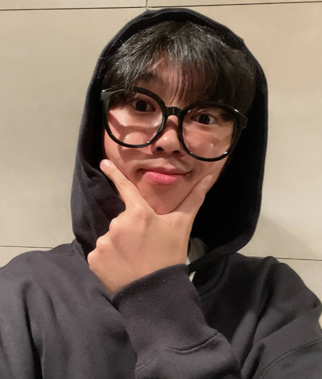 Im Young-woong's 'Hate You' and BLACKPINK's 'Whistle' Were Released on the Same Day!