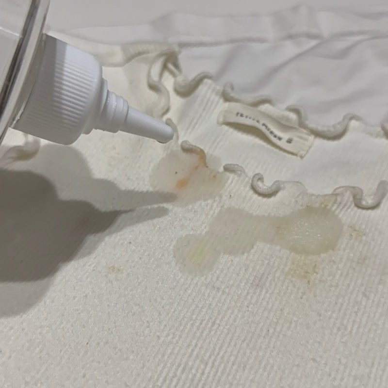 하얀옷얼룩지우는법, 얼룩제거제로 흰옷얼룩제거하는 방법