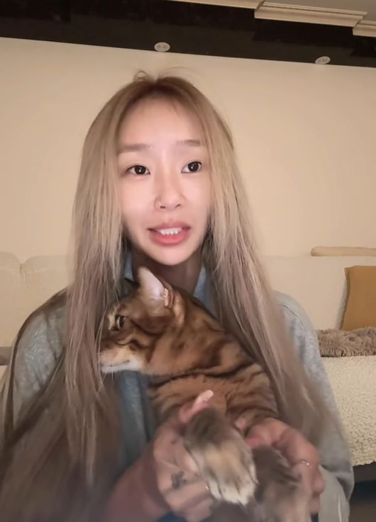씨스타 효린 "화장 싹 지웠더니" 33세 뼈말라 몸매로 변신한 진짜 이유