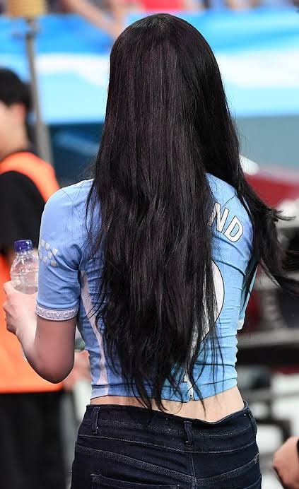 김채연 맨시티 유니폼 뒷면에 지퍼가 있었다, 폭염 속 서울월드컵경기장에서 벌어진 일