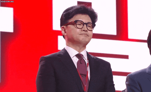 한동훈 의원직 제명 청원 5만 명 달성…한동훈 복당, 도움 안돼, 부정여론 57.2%
