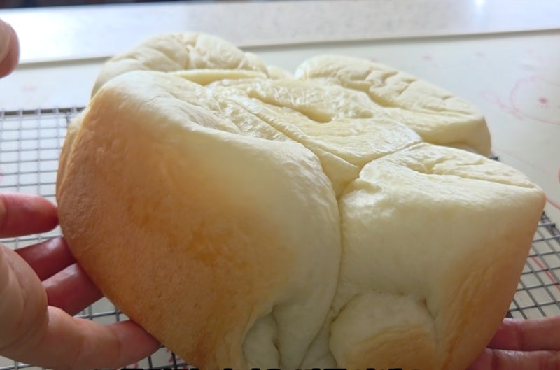 반죽도 없고 오븐도 없어요! 밥솥으로 쉽게 만드는 구름생식빵 정말 부드럽고 진한풍미가 최....