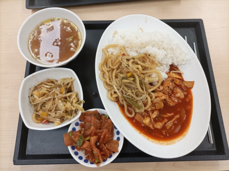 서현역 서현현대프라자 AK플라자 직원 식당 가 봄.