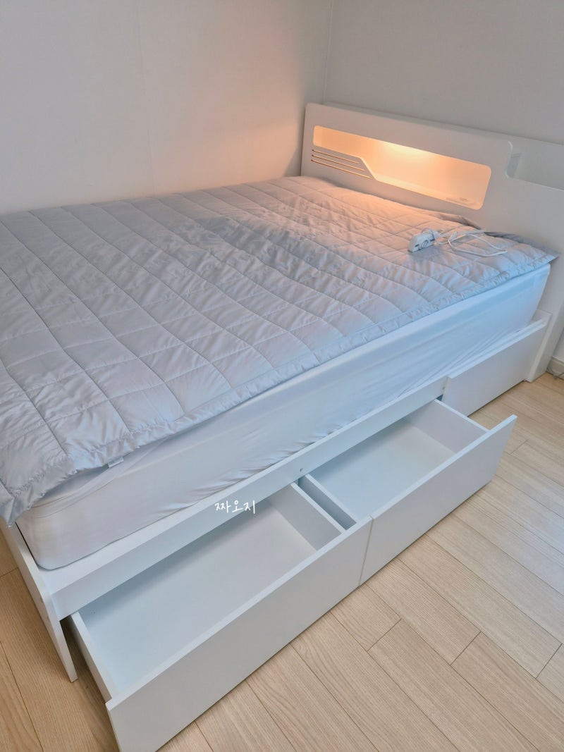 퀸 수납 침대 프레임 추천 파로마 루나 LED 조명 빅수납 침대 프레임