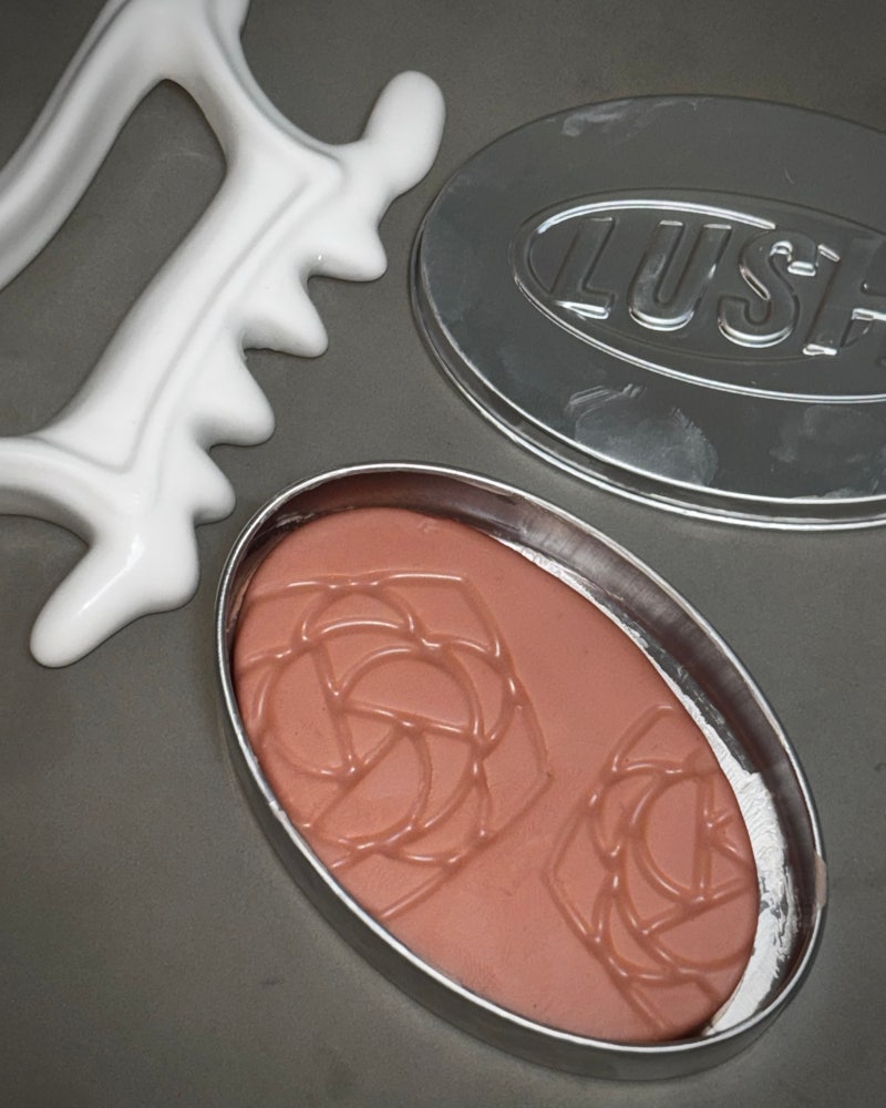 러쉬 LUSH 마사지바 트루로맨스 / 내돈내산 / 장미향과 모기약의 어딘가