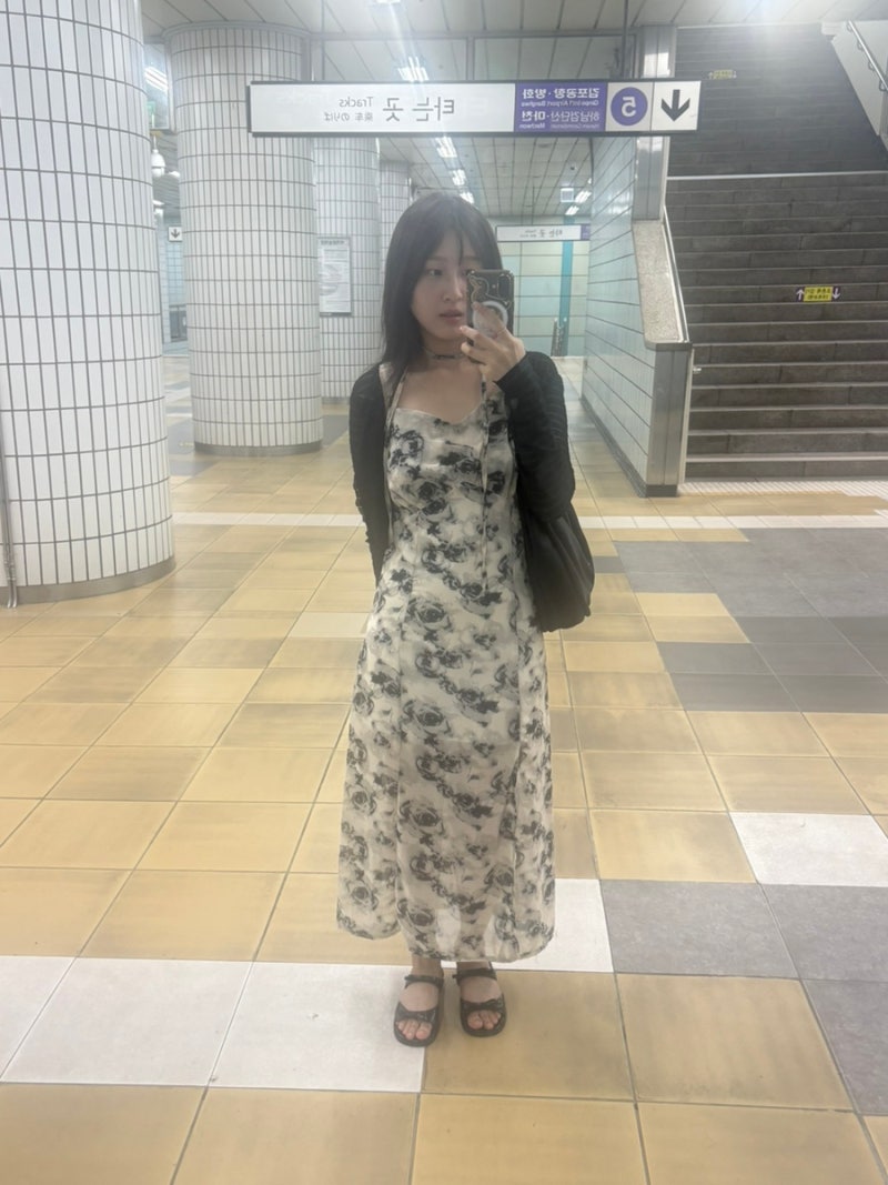 [누드클래식 누아로즈 원피스] 160cm 웨이브 보통체형 착샷 후기