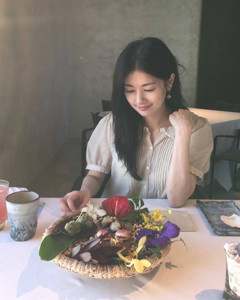 More Intriguing Than Her Longchamp Bag: Information on Jung So-min's Blouse