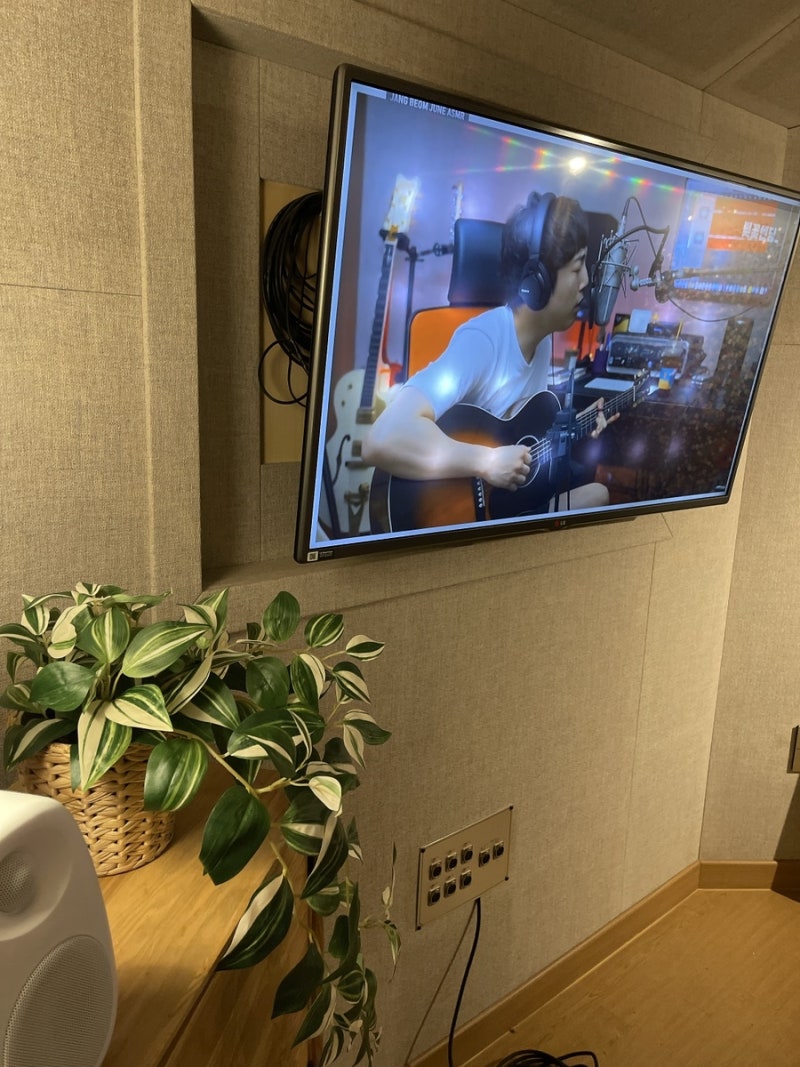 좀 늦었지만 장범준 반지하 오픈날 다녀온 후기!
