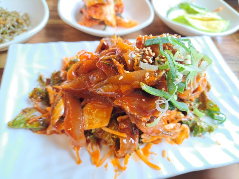 통영 도남식당 / 호불호? 놉!! 다양한 음식을 한자리에서 즐겨보자