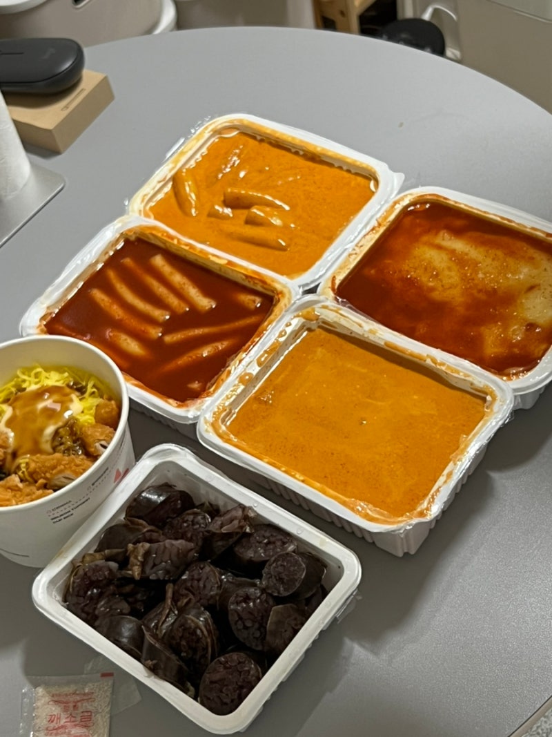 여자 2명인데 신전떡볶이 4인분?ㅋㅋ(폭식의 날, 위장이 먼저 손절을 선언했다)