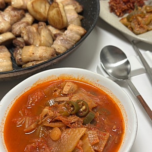 참치김치찌개 초간단 레시피 참치캔 하나로 얼큰한 김치찌개 만들기