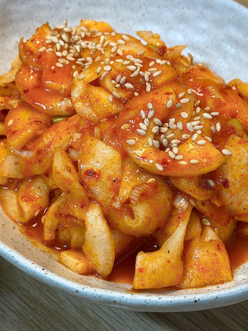 노각무침 레시피 여름철 입맛 돋우는 노각 오이무침 만드는 법 (노각 쓴맛 제거 팁)
