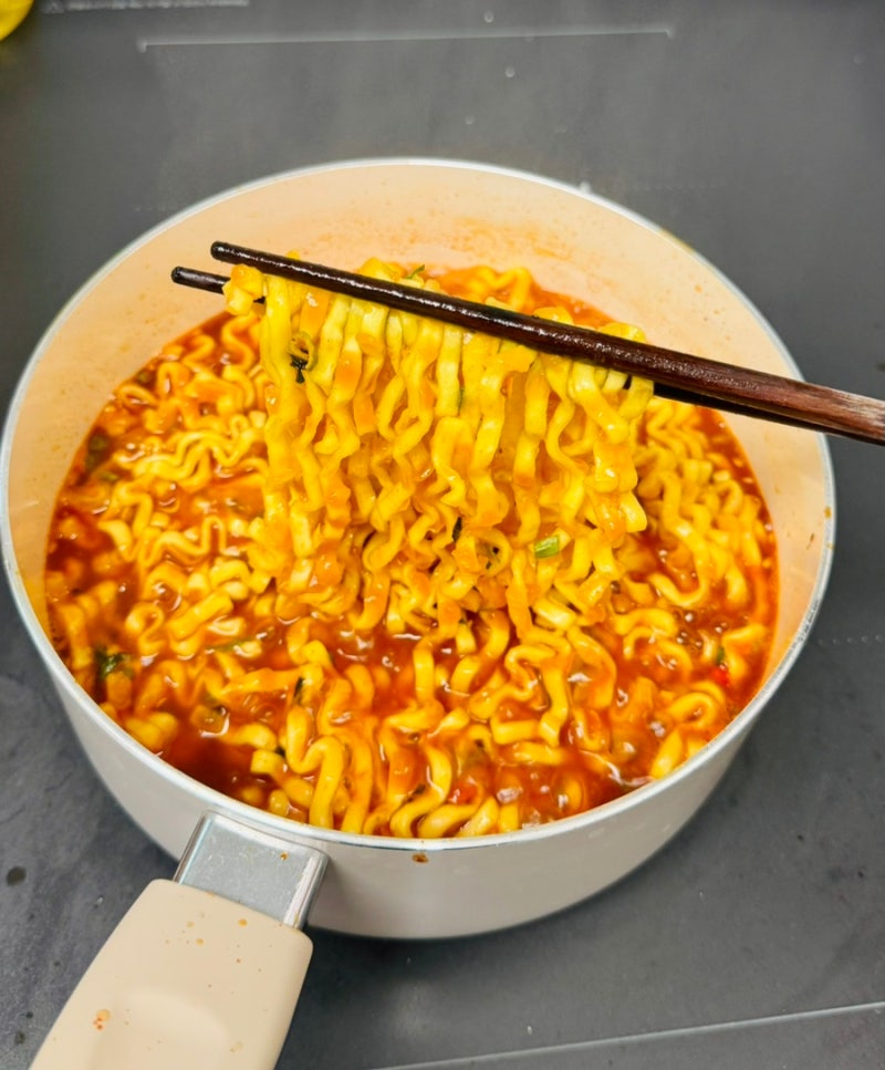 불닭볶음탕면 봉지 칼로리 스코빌 지수 맵기 비교