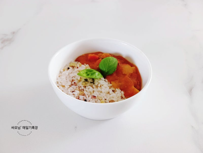 물은 한방울도 안 들어가는 무수분 건강요리 [토마토 카레] 레시피