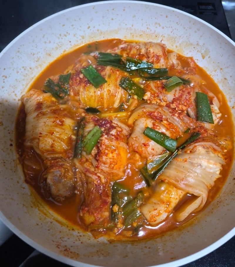 닭다리김치찜 닭다리 묵은지 돌돌말이