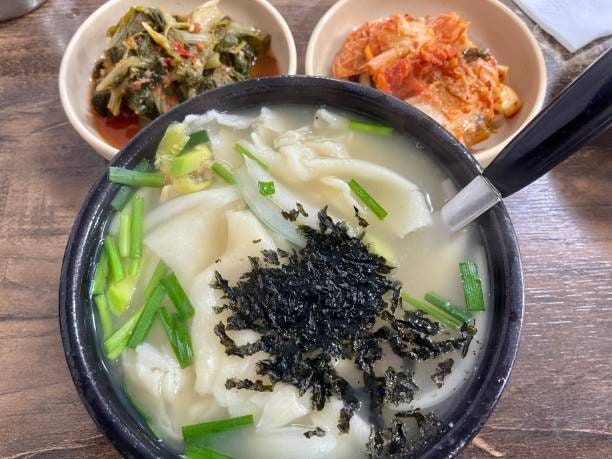 “수제비집 안 가도 됩니다! 반죽부터 육수·고명까지 집에서 쫄깃하고 맛있게 만드는 비법....