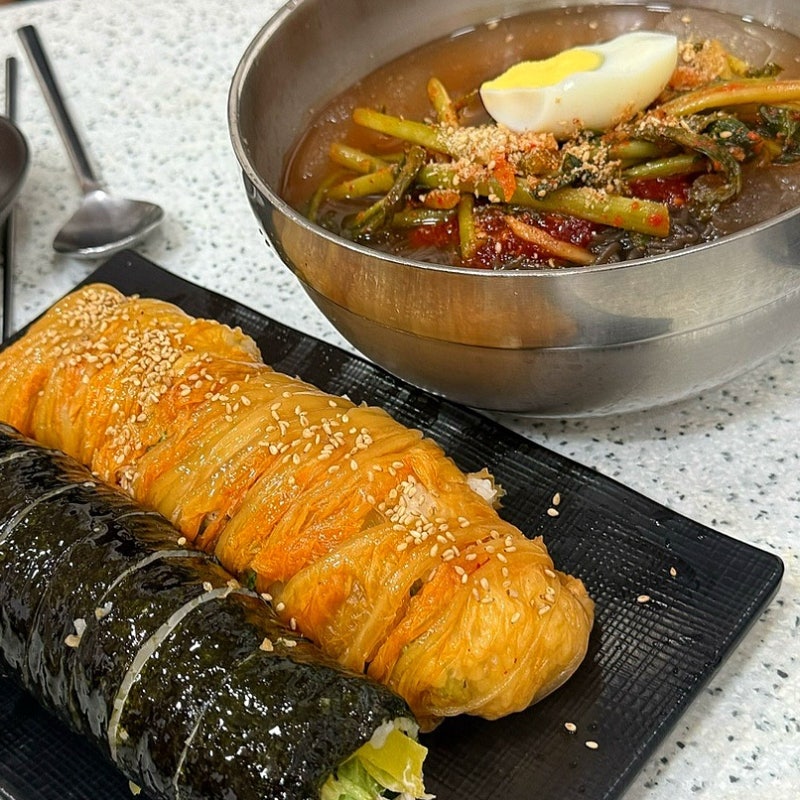 [군산] 현지인이 추천하는 이색김밥 게살마요김밥 묵은지참치김밥 - 그냥분식