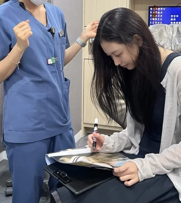 뉴진스 해린 치아 왜 달라졌을까? 송곳니 변화와 라미네이트설 핵심