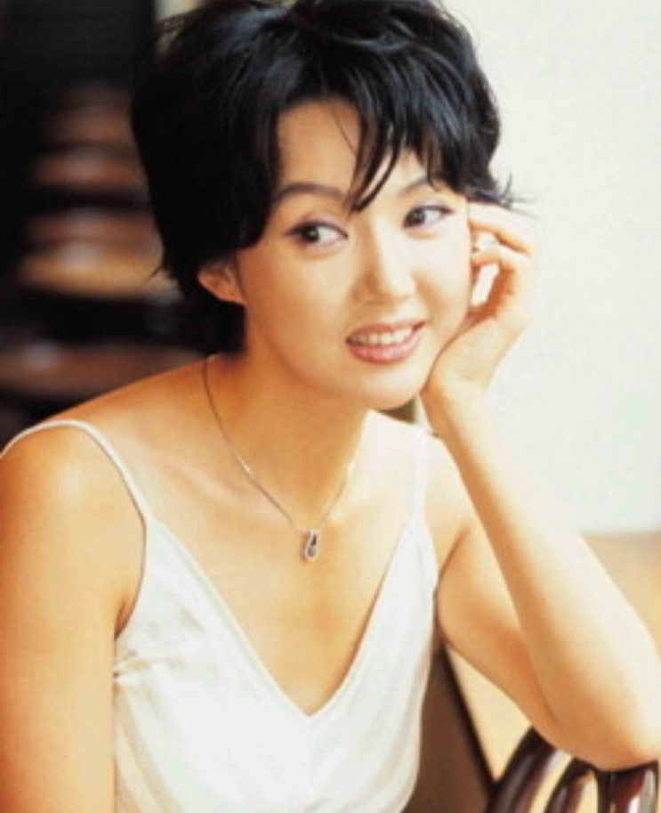 “혼전임신으로 불러온 배 숨기며, 44사이즈 고집”해야했던 여배우....