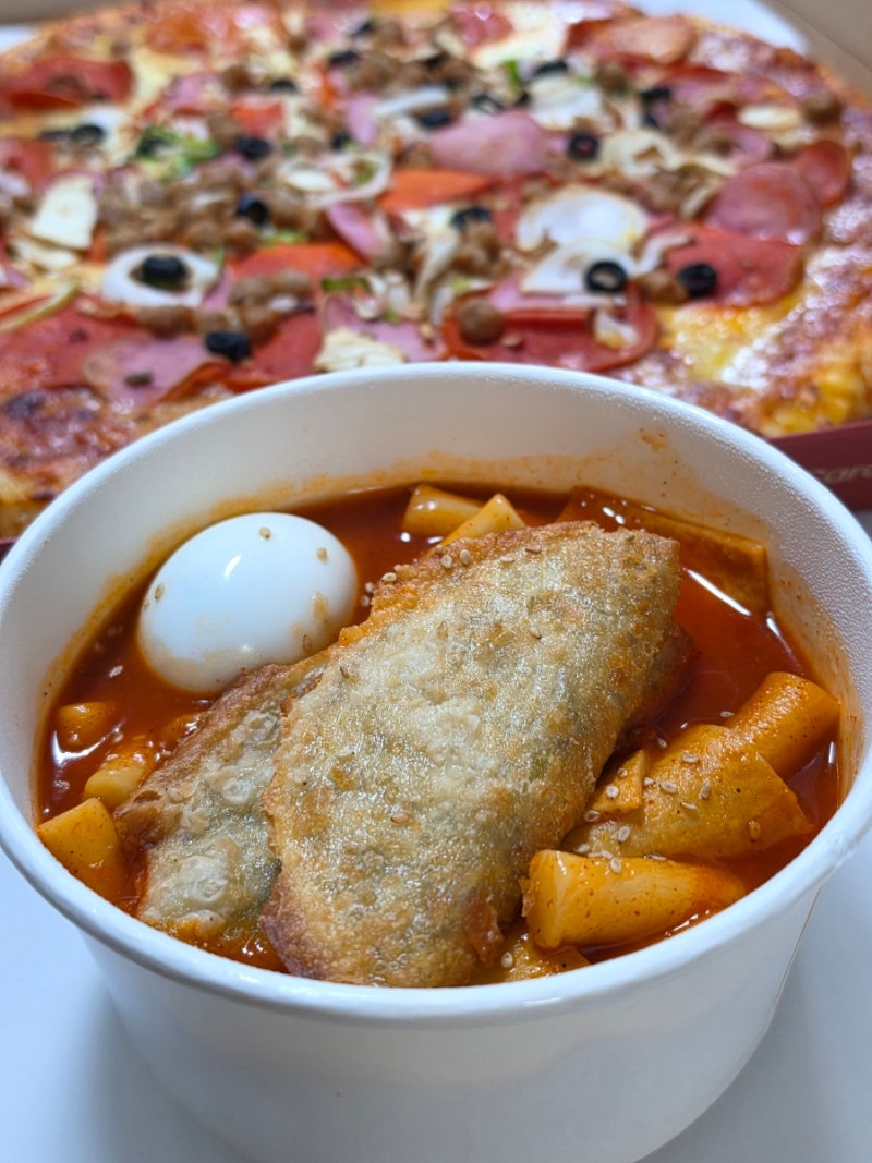 트레이더스 카페 콤비네이션 판피자 떡볶이 가격·맵기 포장 후기