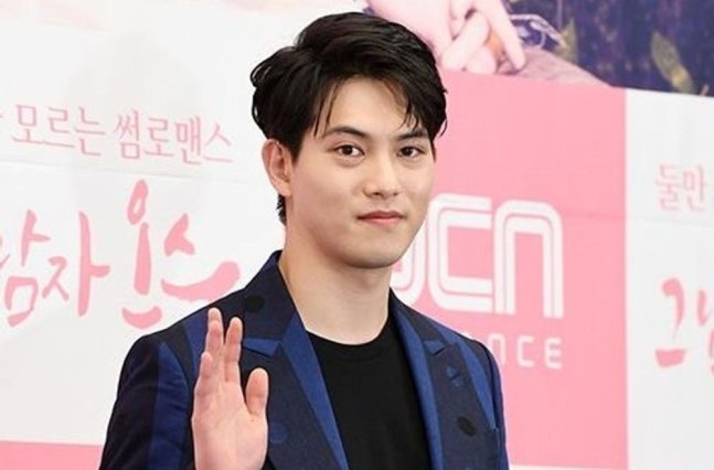 정준영 단톡방 그놈 맞아?" 전 씨엔블루 <b>이종현</b>, 연예계 접고 충격 ....