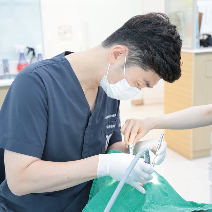 임플란트 크라운 빠짐, 다시 해야 할까요? 먼저 ‘이것’부터 확인하세요