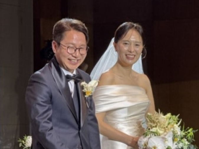 "집도 아내 명의에요" 54세에 유부남이 된 개그맨 심현섭이 꽉 잡혀사는 이유