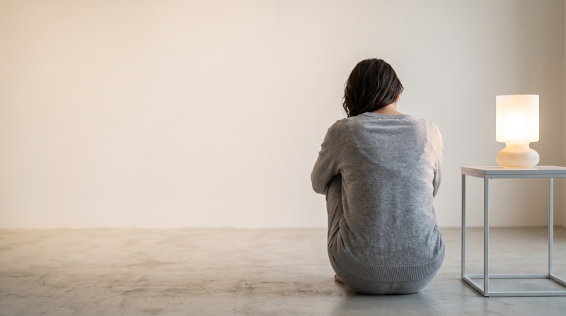"잘 웃는데 우울증이라고?" 겉으론 멀쩡한데 속은 썩어가는 '고기능 우울증'... 의지 부족 아....