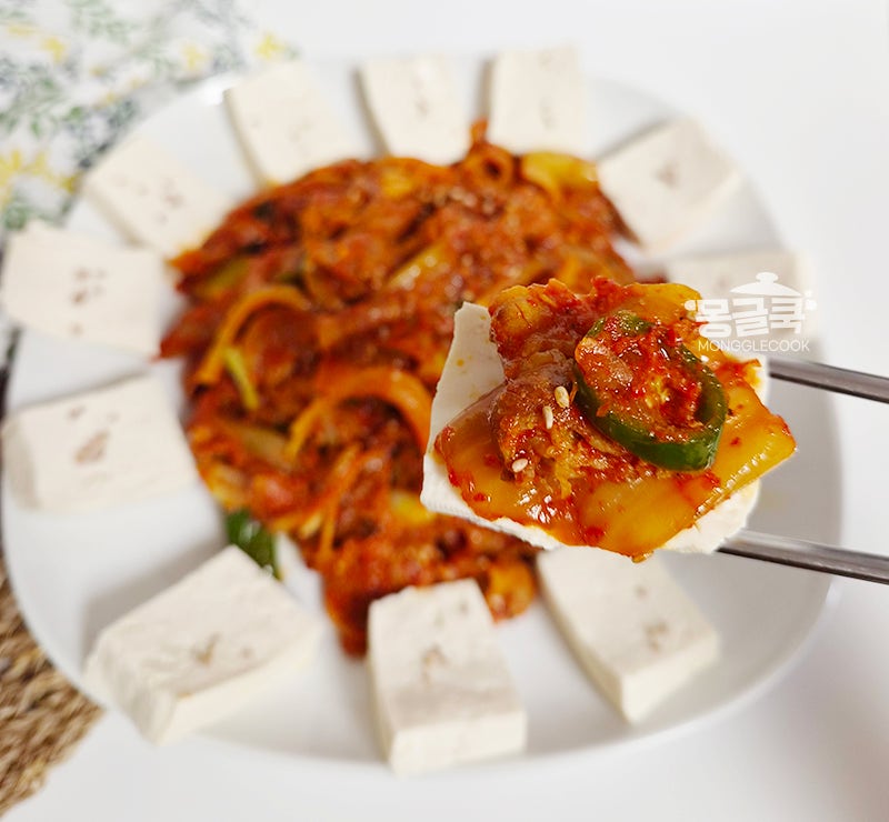 대패삼겹살 두부김치 레시피 신 김치로 만드는 두부김치볶음 만드는 법