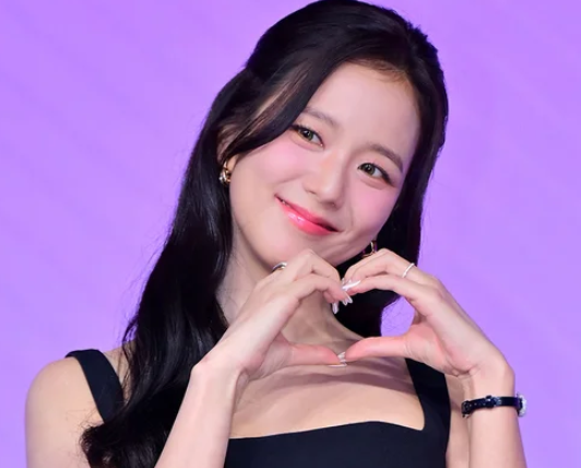 ジスの涙の本当の理由 — BLACKPINK10周年が40人規模のイベントで終わった決定的な理由