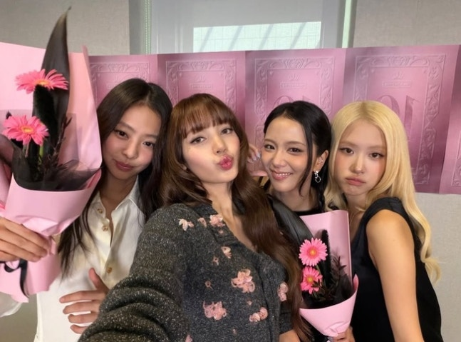 BLACKPINKデビュー10周年ミート＆グリート、急造論争から逆貢物の餅まで何が起こった？