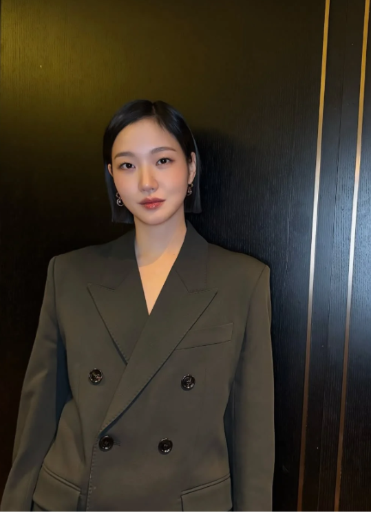 김고은 프로필 나이 데뷔 학력 키 가족 출연작 드라마 영화 패션 청룡대상 최신근황