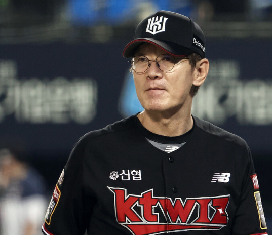 "이강철 감독이 한화에?" 김경문 감독 재계약 아니였어요?