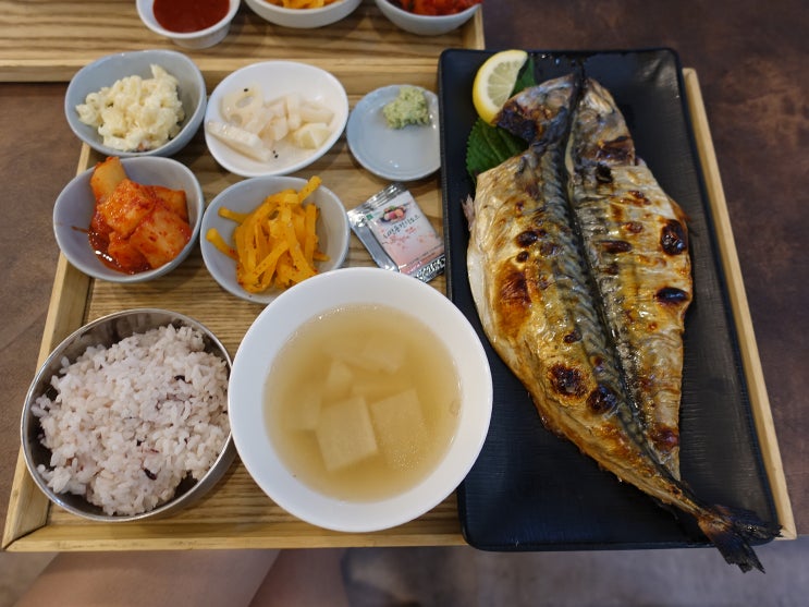 [뚝섬역 맛집] 성수고등어 - 배우 <b>윤소이</b>가 <b>운영</b>하는 집밥 한끼 고등....