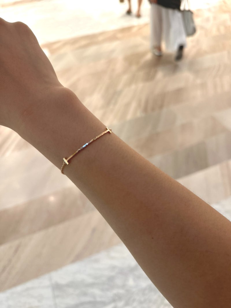 제품리뷰)) 데일리 팔찌 브레이슬릿 추천 | 변색 없는 티파니 앤코 TIFFANY & CO. 18K 팔찌 T 스마....